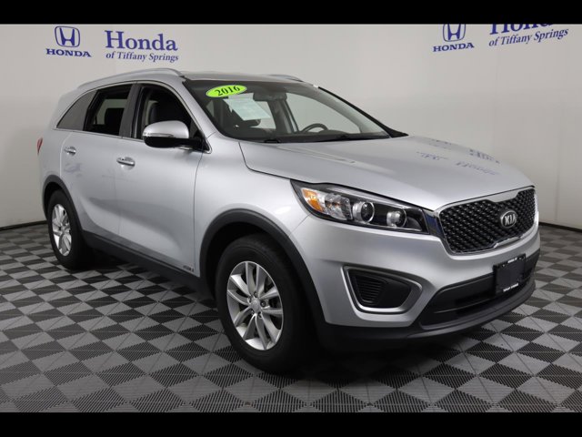 Used 2016 Kia Sorento LX with VIN 5XYPGDA3XGG039791 for sale in Kansas City